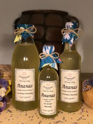 Gänseblümchenfruchtsirup Ananas für die Zubereitung von beliebten hausgemachten Limonaden und Mixgetränken mit dem Duft von Exoten500 ml Rodinná farma Sedmikráska